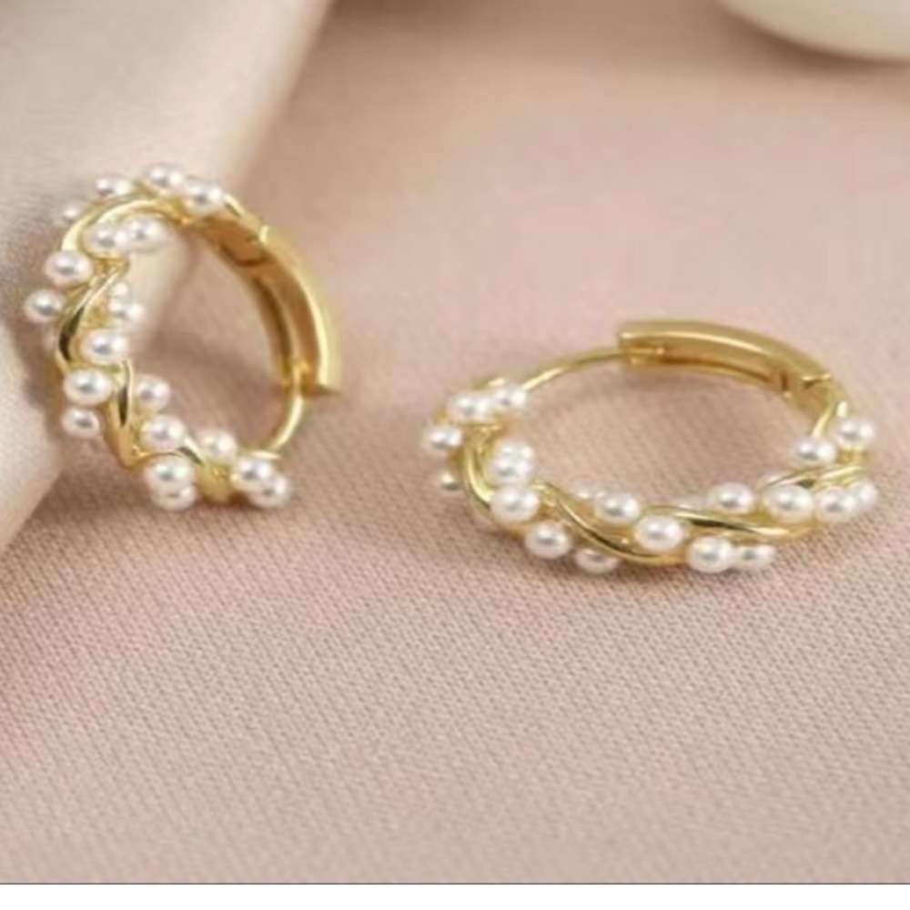 Earrings- Petite&classy. Pearl Beads wrapped over .5” diam. NIP casual to dressy - Picture 3 of 6